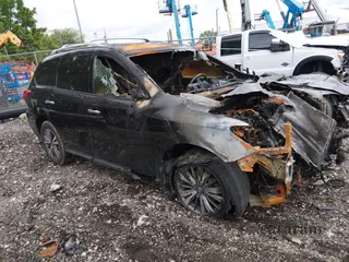 2020 Nissan Pathfinder SL