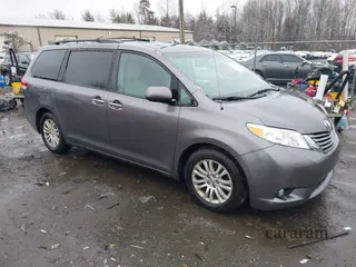2014 Toyota Sienna XLE