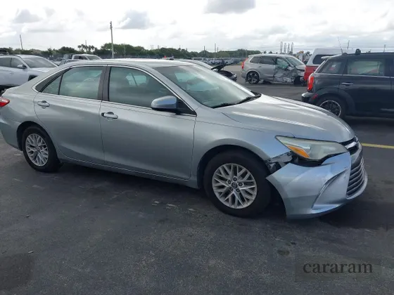 2016 Toyota Camry SE