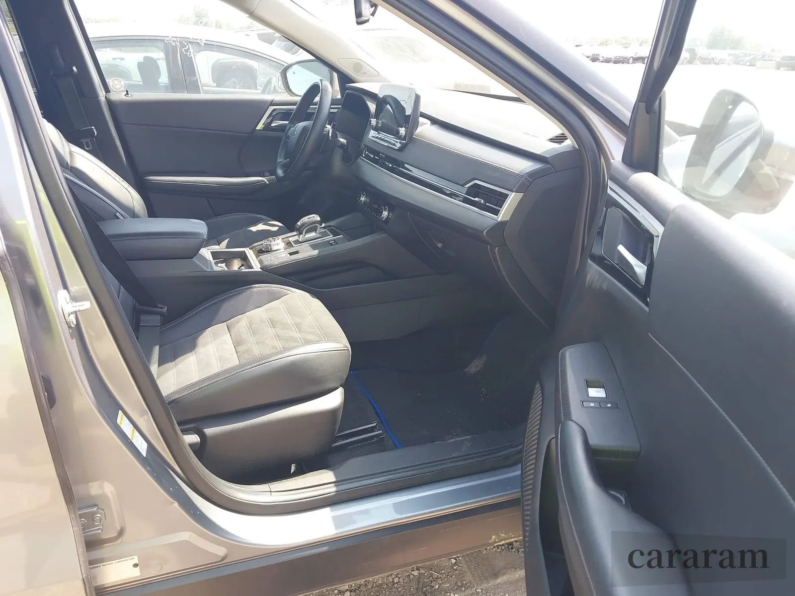 2023 Mitsubishi Outlander SE