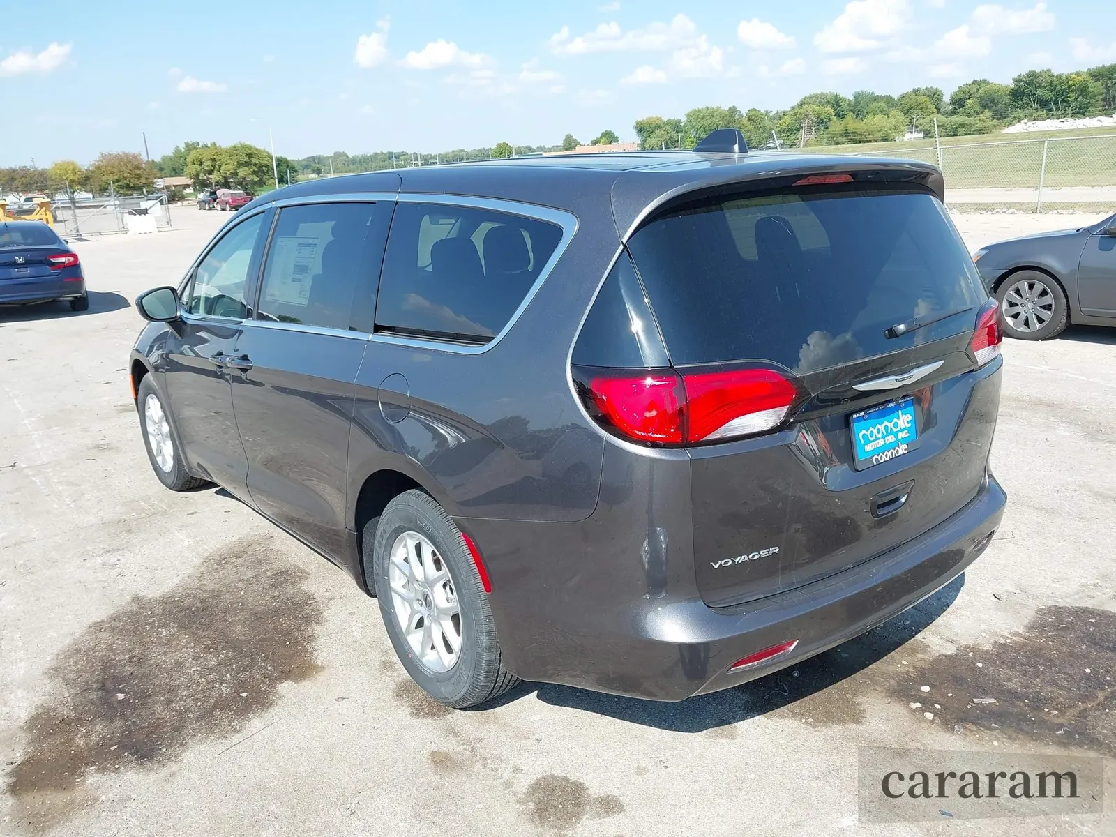 2023 Chrysler Voyager LX