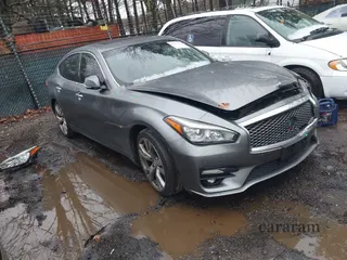 2015 Infiniti Q70