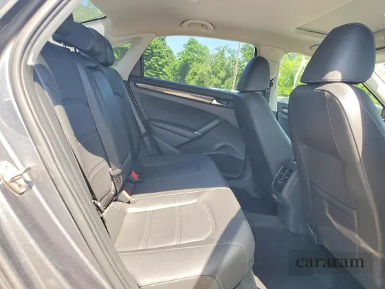 2020 Volkswagen Passat R-Line
