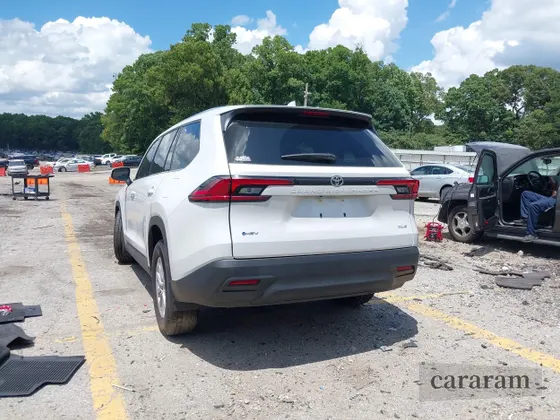 2025 Toyota Highlander Hybrid XLE