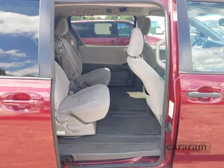 2016 Toyota Sienna LE