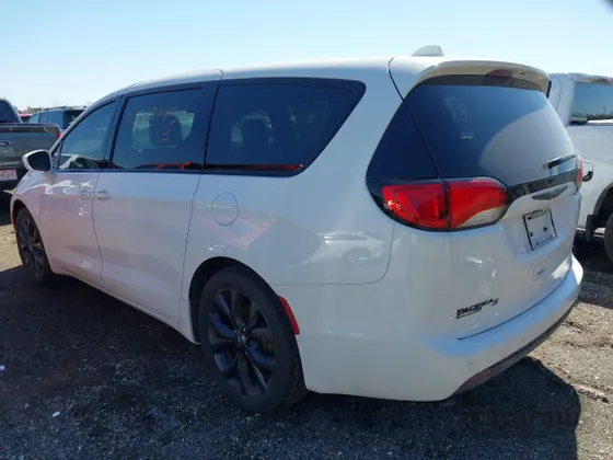 2018 Chrysler Pacifica Touring Plus