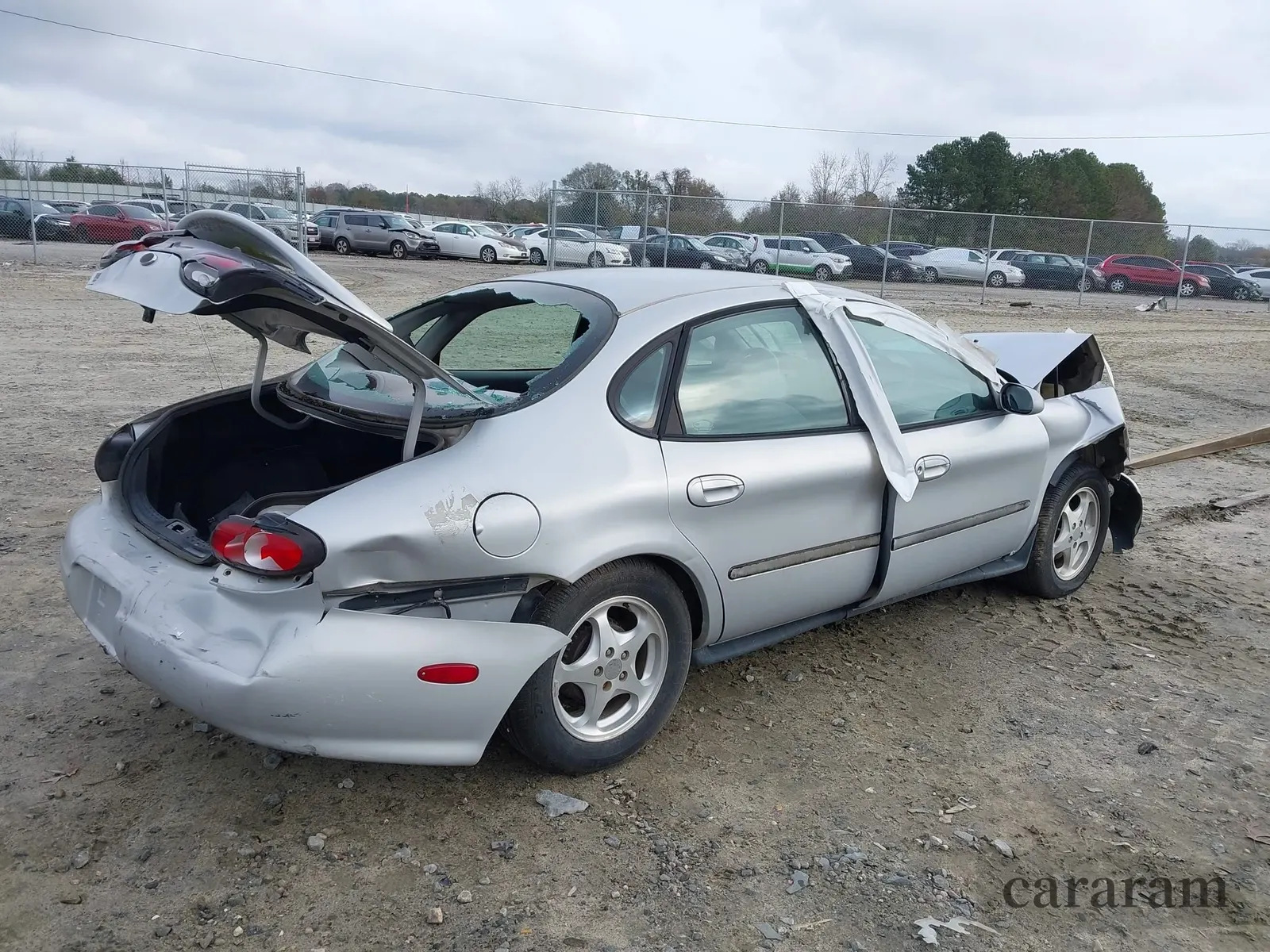 1999 Ford Taurus SE