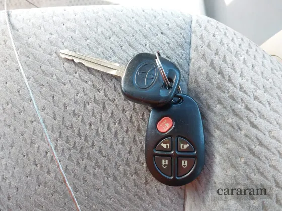 2011 Toyota Sienna LE AAS