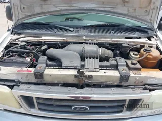 2005 Ford E-350