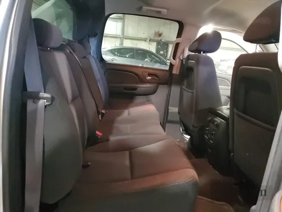 2013 Chevrolet Avalanche LS