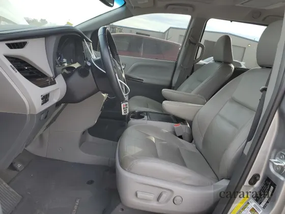 2015 Toyota Sienna XLE