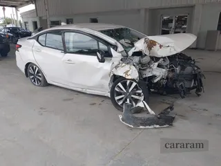 2020 Nissan Versa SR
