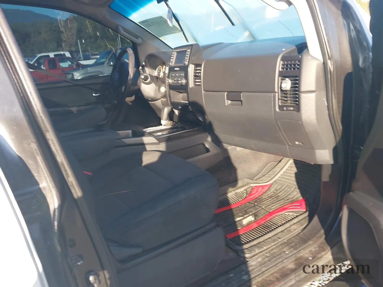 2015 Nissan Titan SL