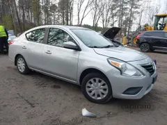 2015 Nissan Versa SV