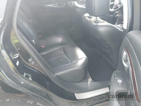 2013 Infiniti M