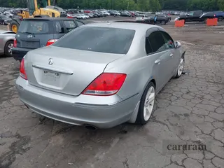 2005 Acura RL