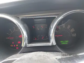 2005 Ford Mustang Deluxe