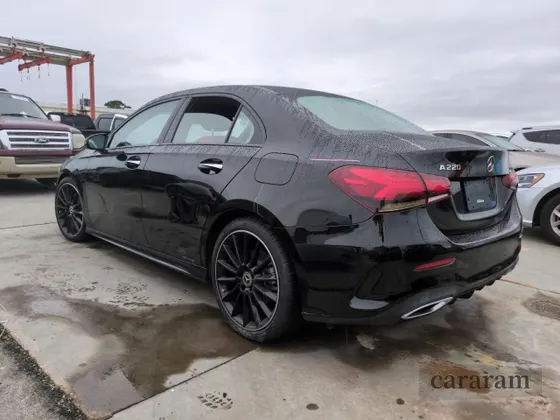 2021 Mercedes-Benz A 220