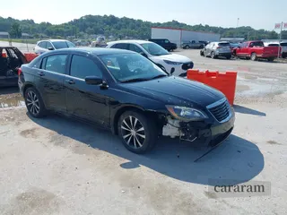 2013 Chrysler 200 Touring