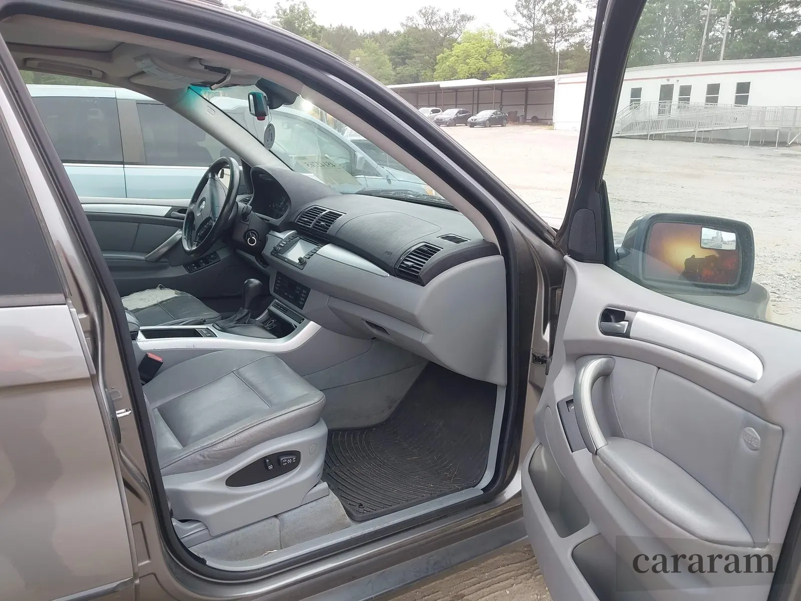 2004 BMW X5 3.0i