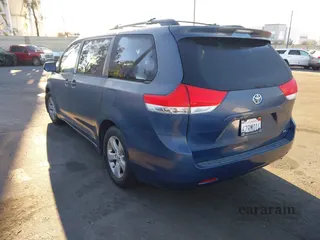 2013 Toyota Sienna LE