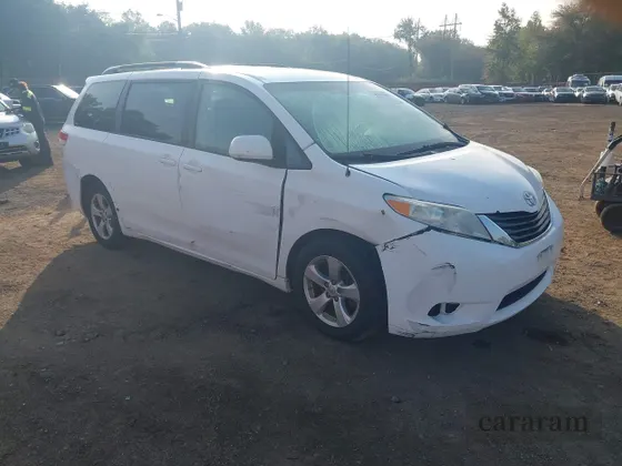 2013 Toyota Sienna LE AAS