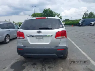 2011 Kia Sorento LX