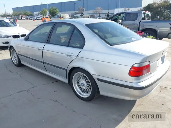 2000 BMW 5 Series 528i
