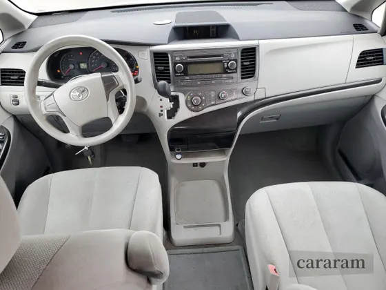 2013 Toyota Sienna L