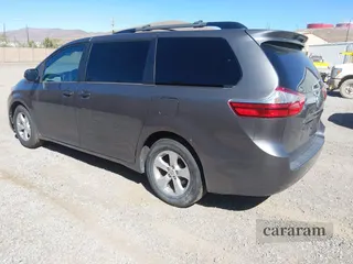 2017 Toyota Sienna LE