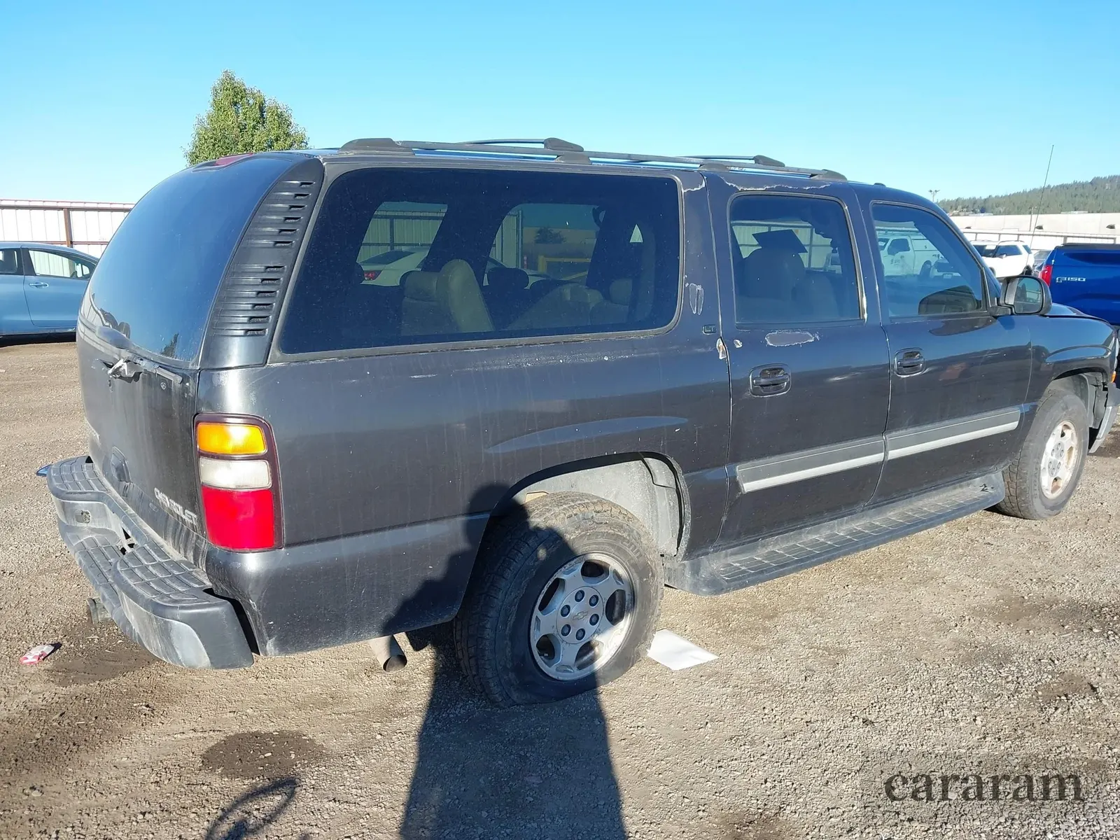 2004 Chevrolet Suburban LS