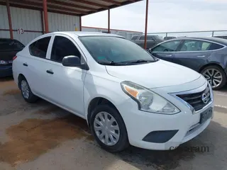 2015 Nissan Versa SV
