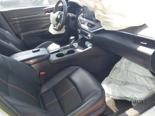 2022 Nissan Altima SR