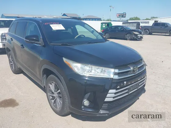 2018 Toyota Highlander SE