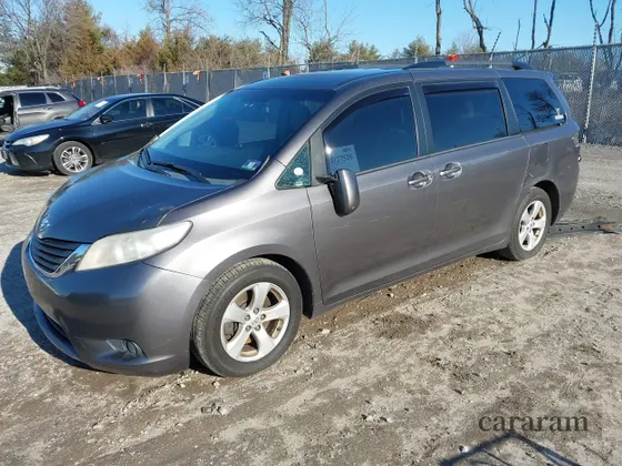 2015 Toyota Sienna LE
