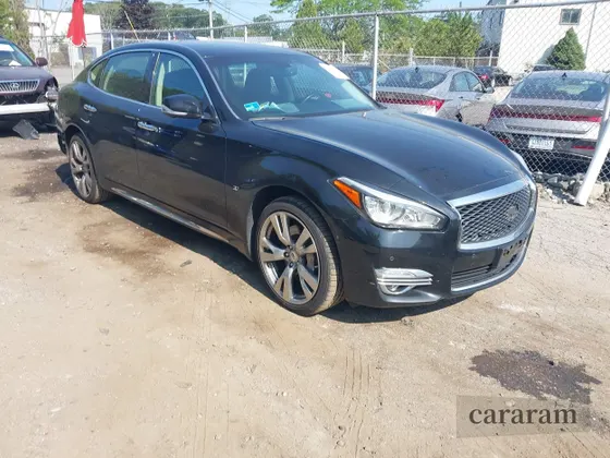 2015 Infiniti Q70