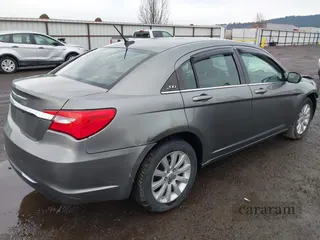 2013 Chrysler 200 Touring