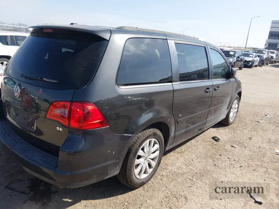 2012 Volkswagen Routan SE