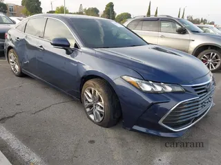 2020 Toyota Avalon Hybrid XLE