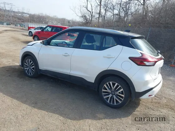 2022 Nissan Kicks SV