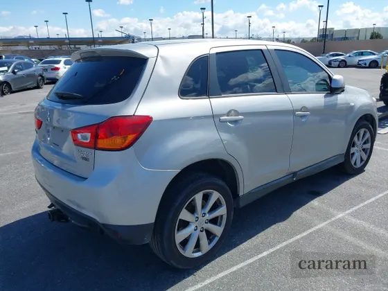 2015 Mitsubishi Outlander ES