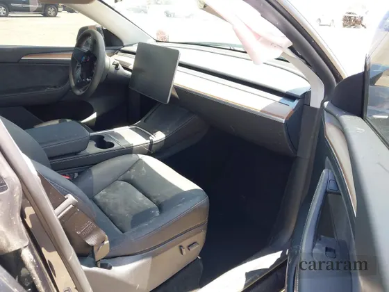2025 Tesla Model Y Long Range