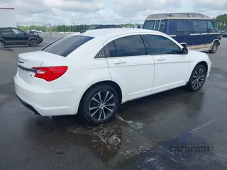 2014 Chrysler 200 Touring