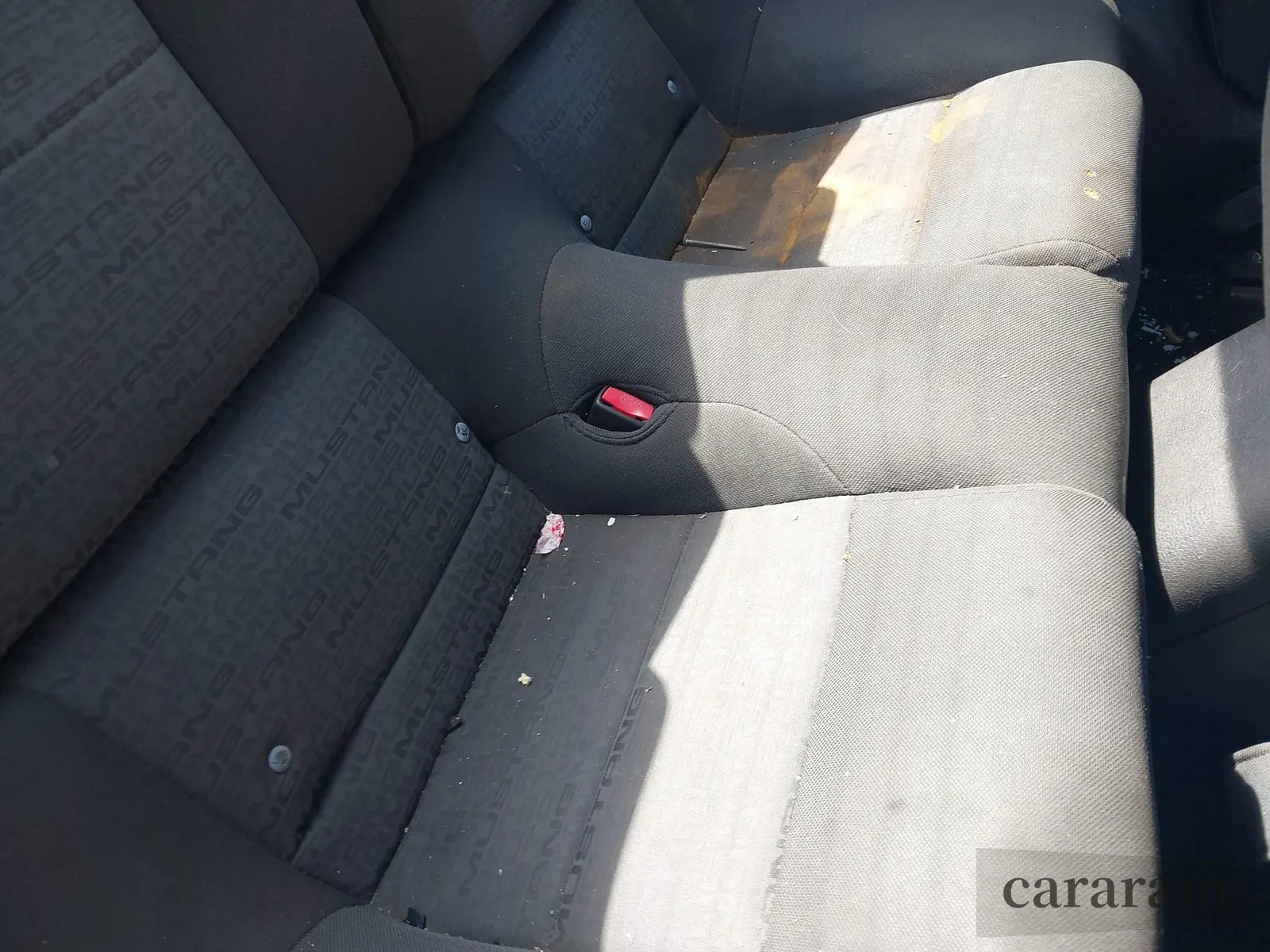 2007 Ford Mustang Deluxe