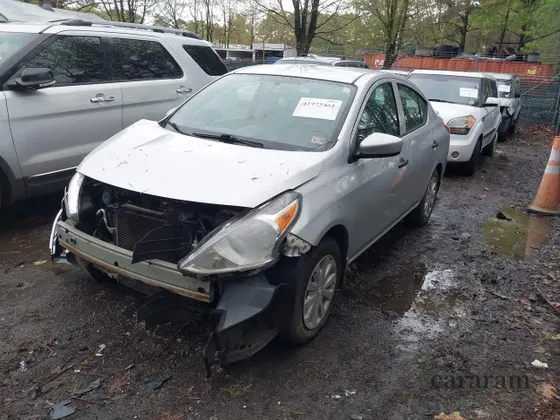 2016 Nissan Versa SV
