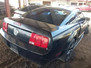 2005 Ford Mustang Deluxe