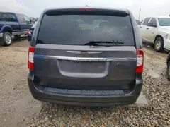 2016 Chrysler Town & Country S