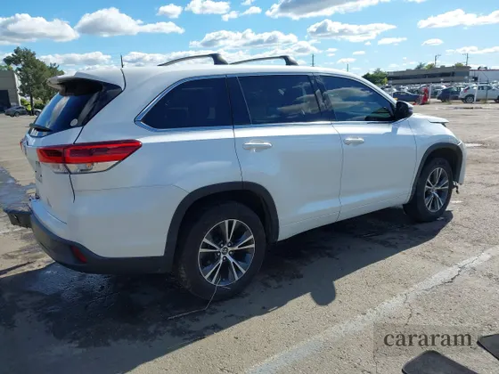 2017 Toyota Highlander LE