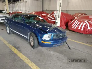 2007 Ford Mustang Deluxe