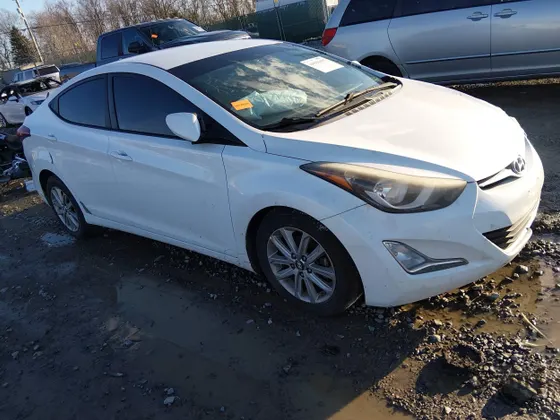 2015 Hyundai Elantra SE